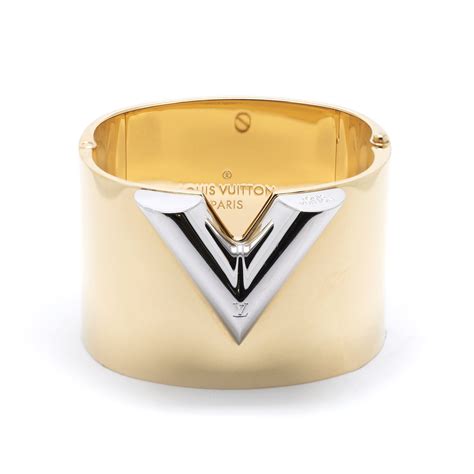 v cuff bracelet.